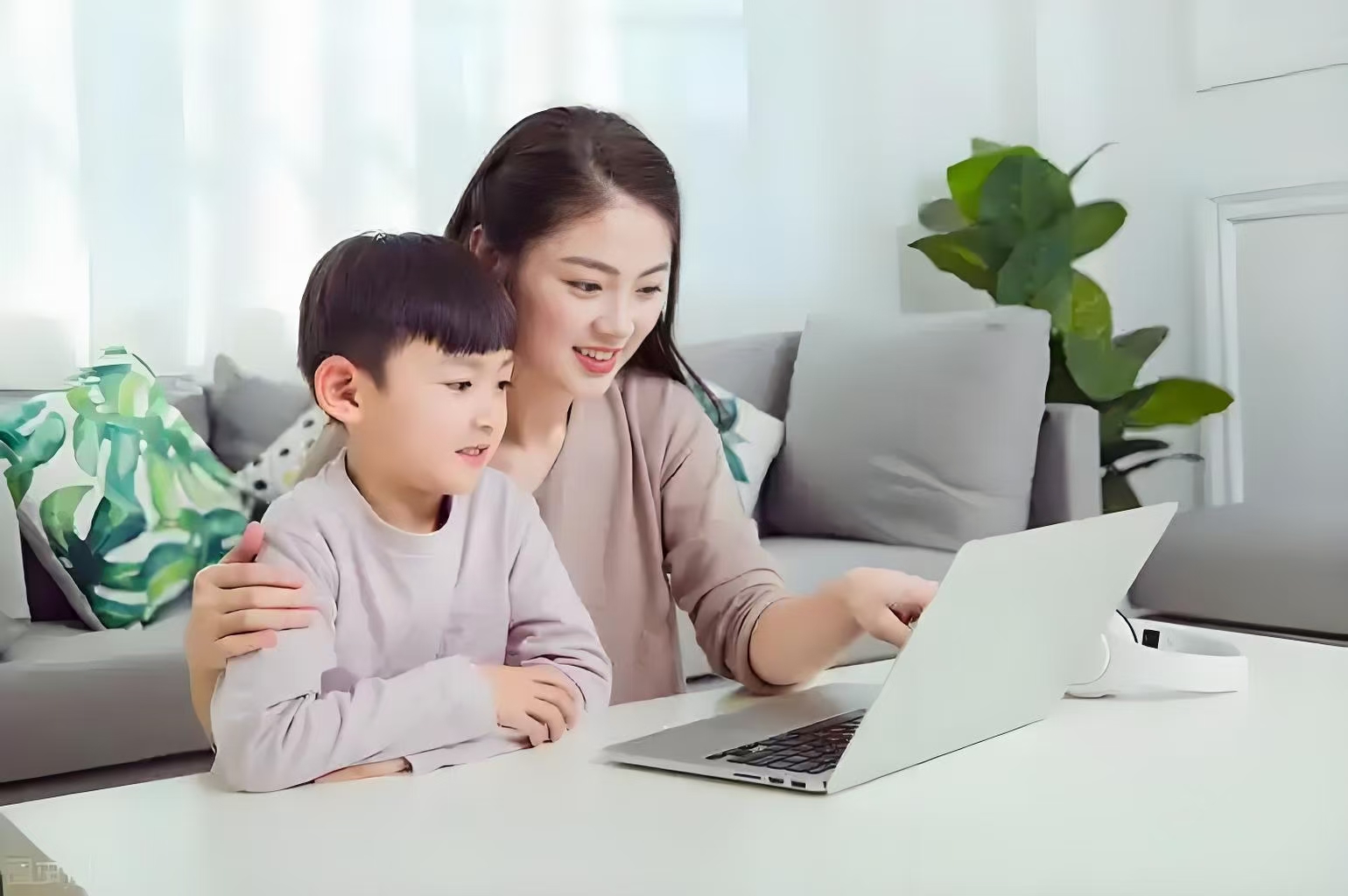 妈妈过于重视成绩根本不在乎我的感受